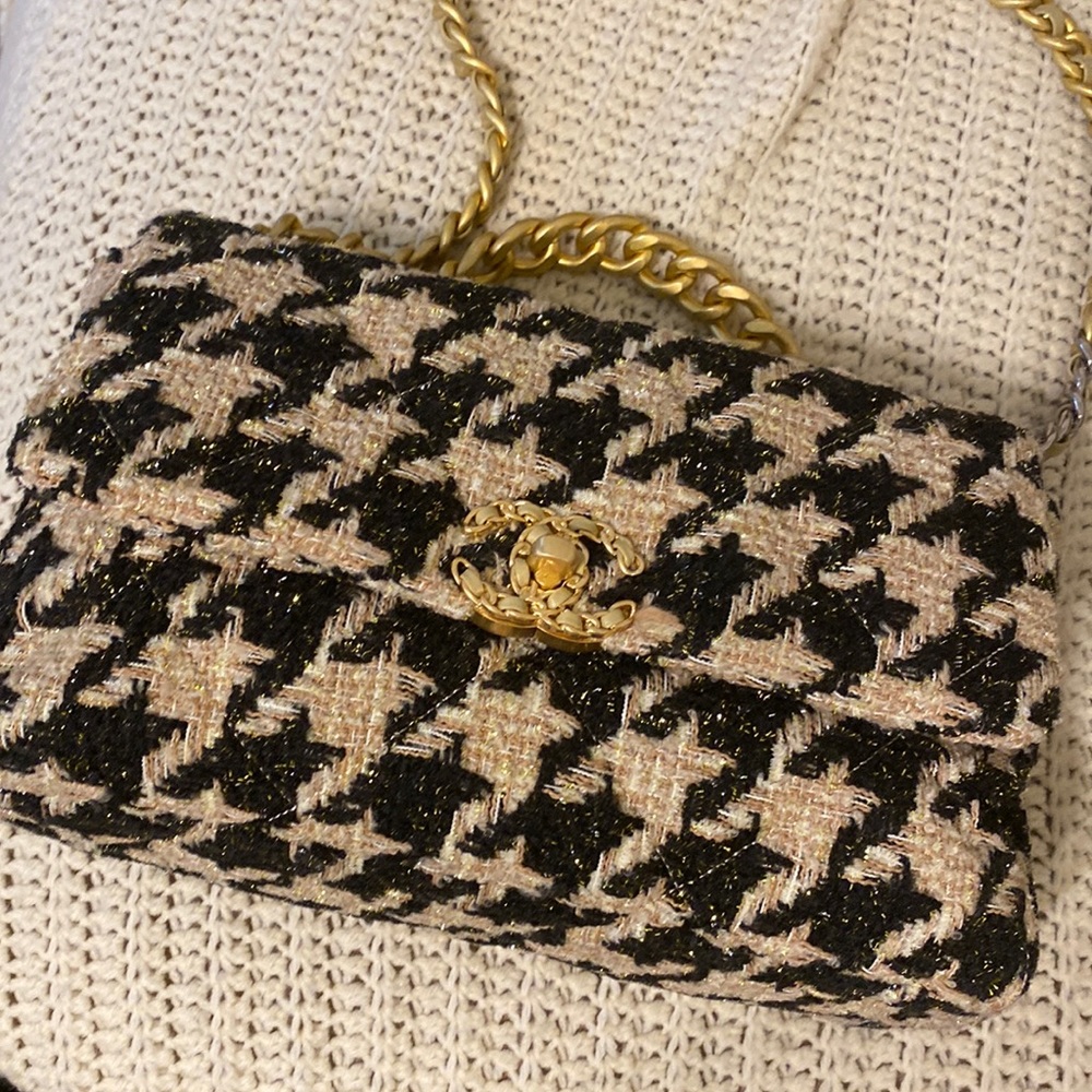 CHANEL R E P
